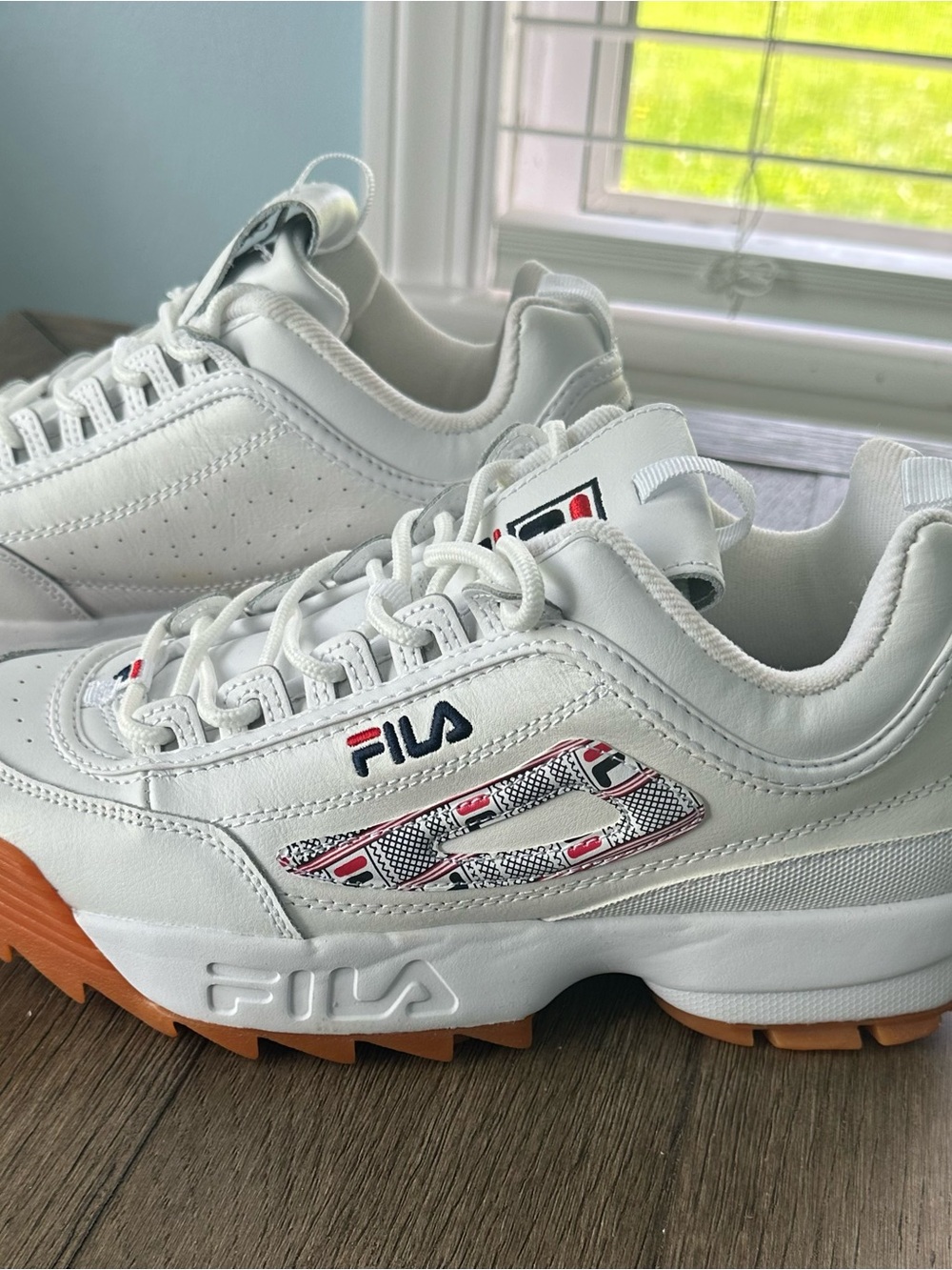 Fila Men’s Disruptor II Haze Sneakers | Size 9.5 | White | NWT Y2K Style